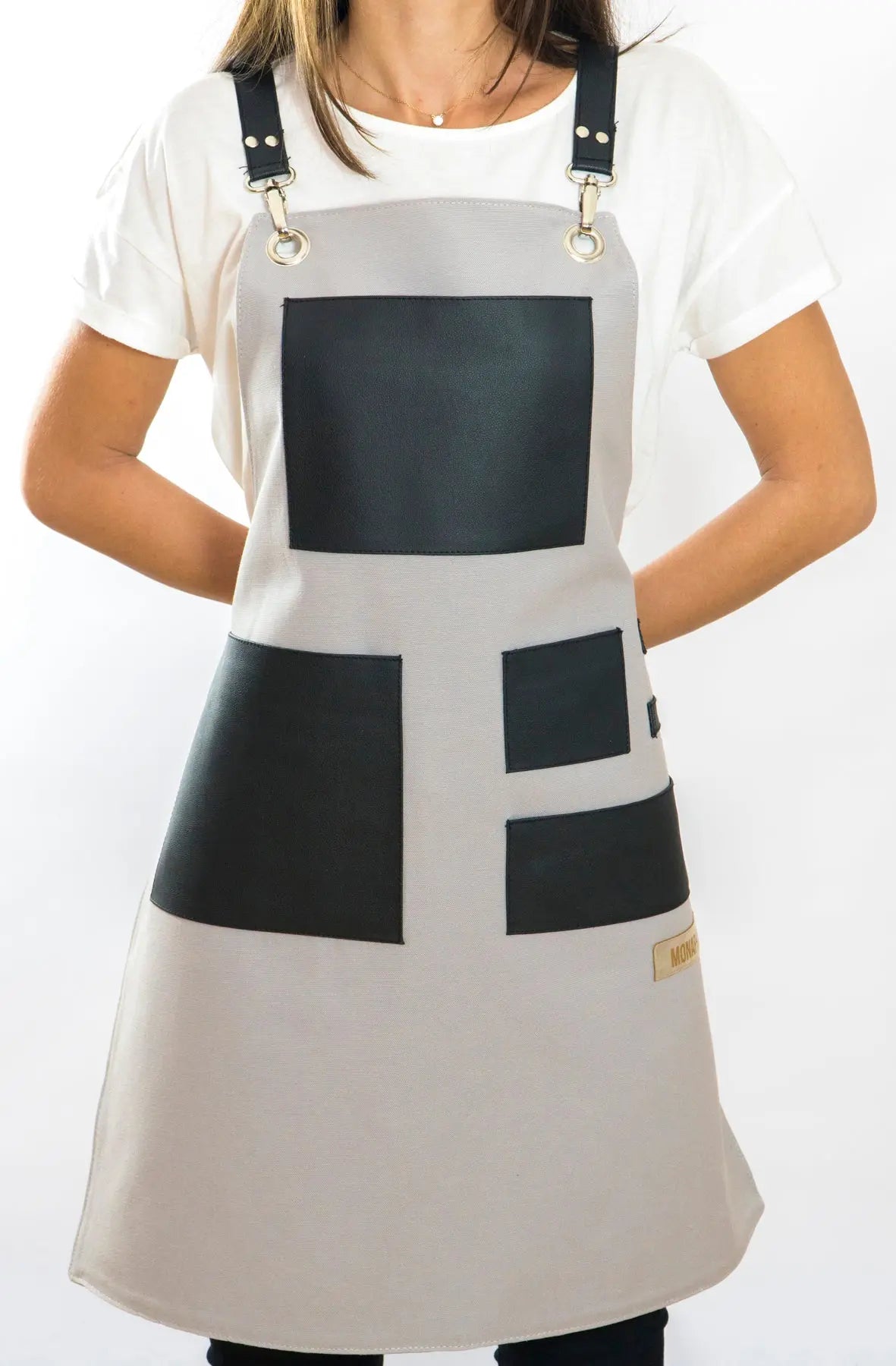01 Leonardo Grey Apron - Monapron