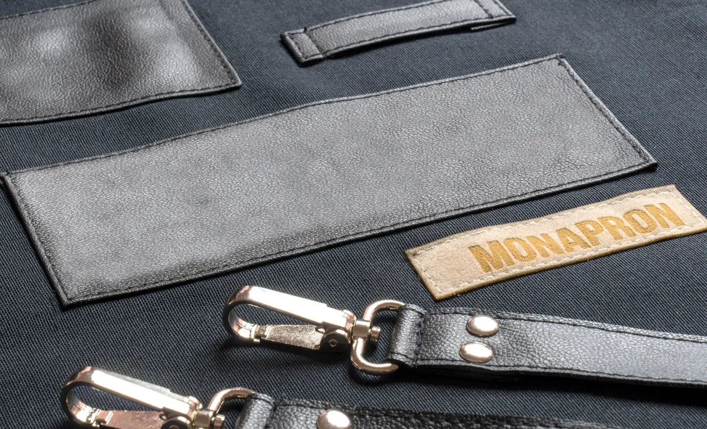 01 Leonardo Black Apron - Monapron