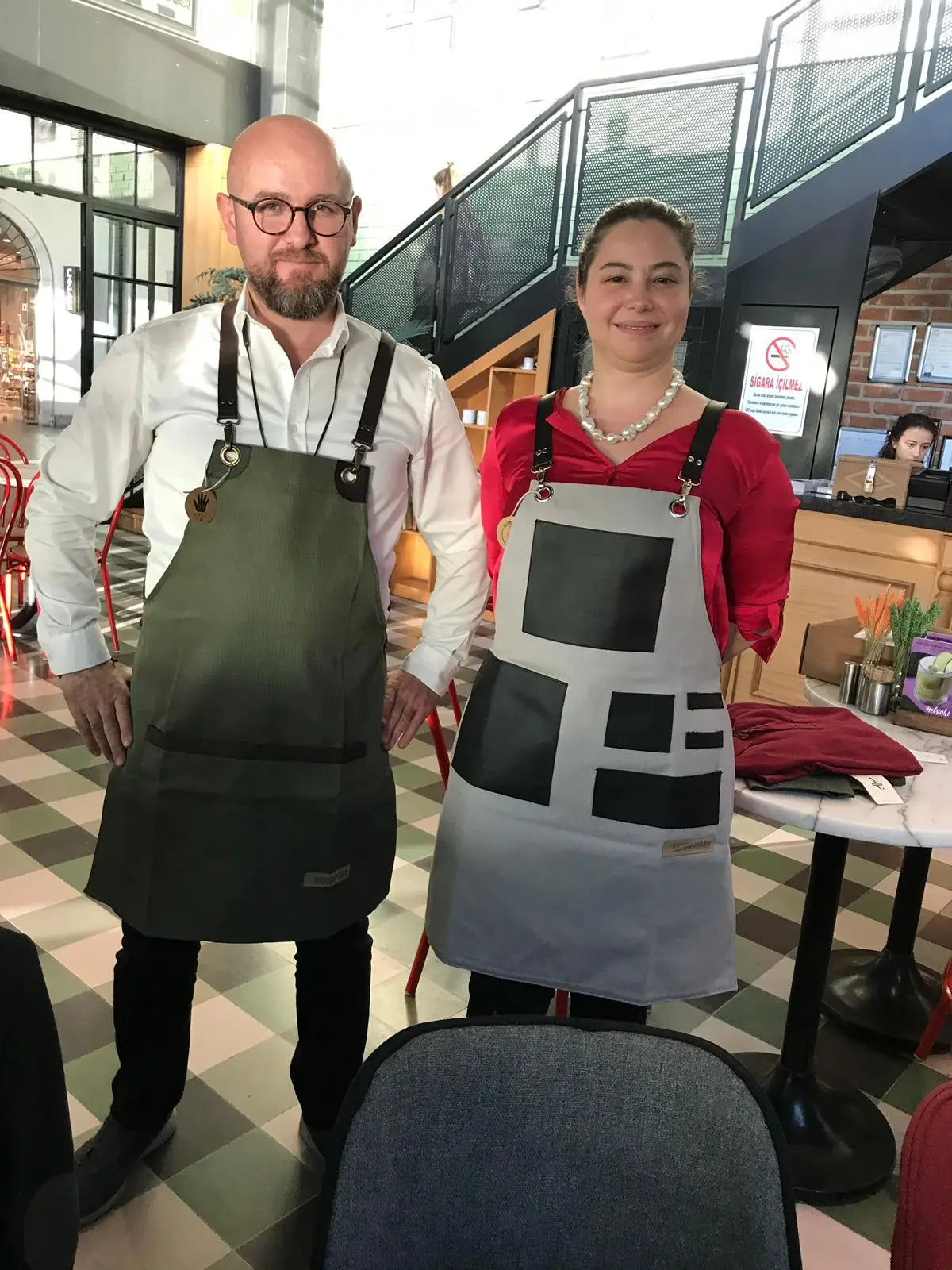 01 Leonardo Grey Apron - Monapron