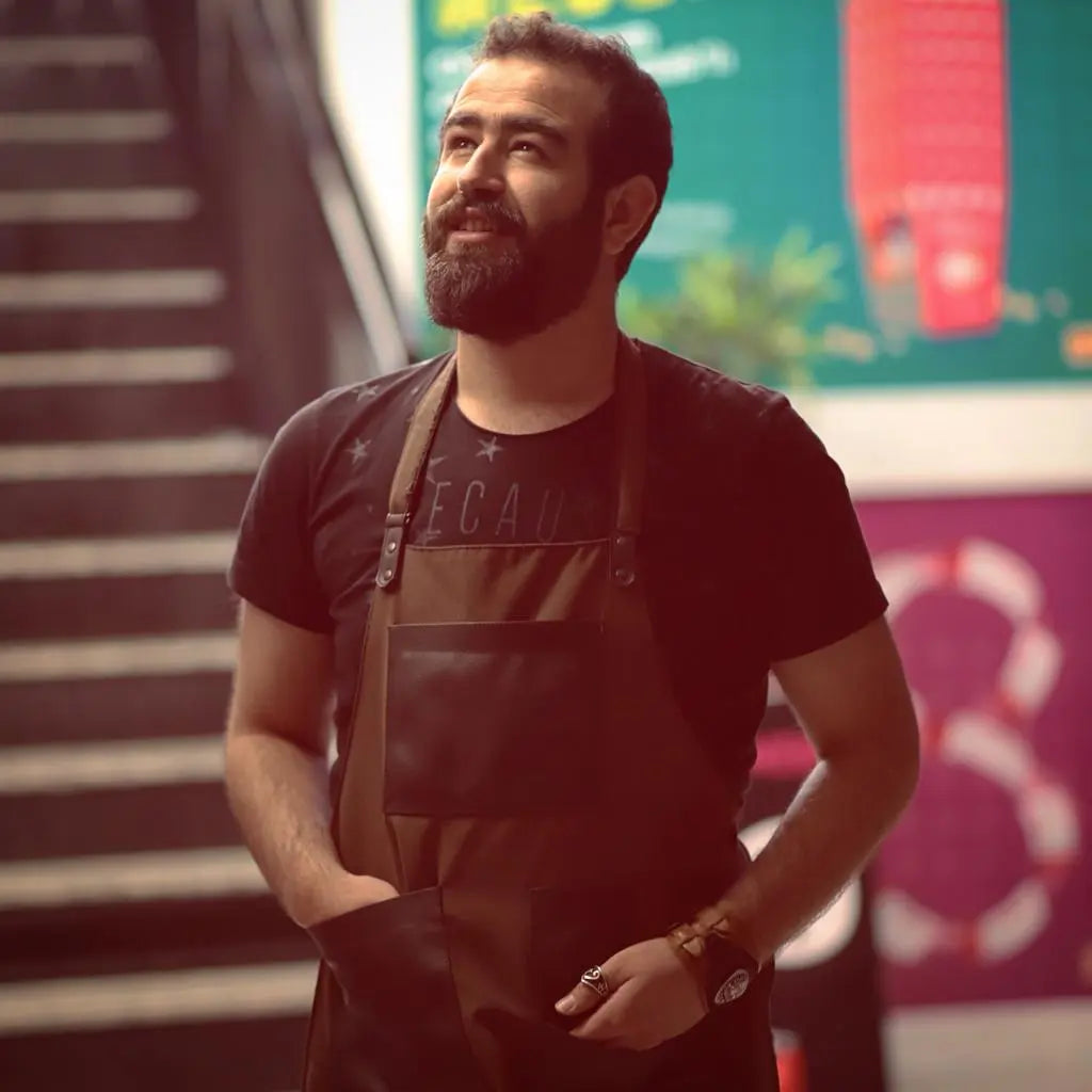 01 Leonardo Dark Brown Apron - Monapron