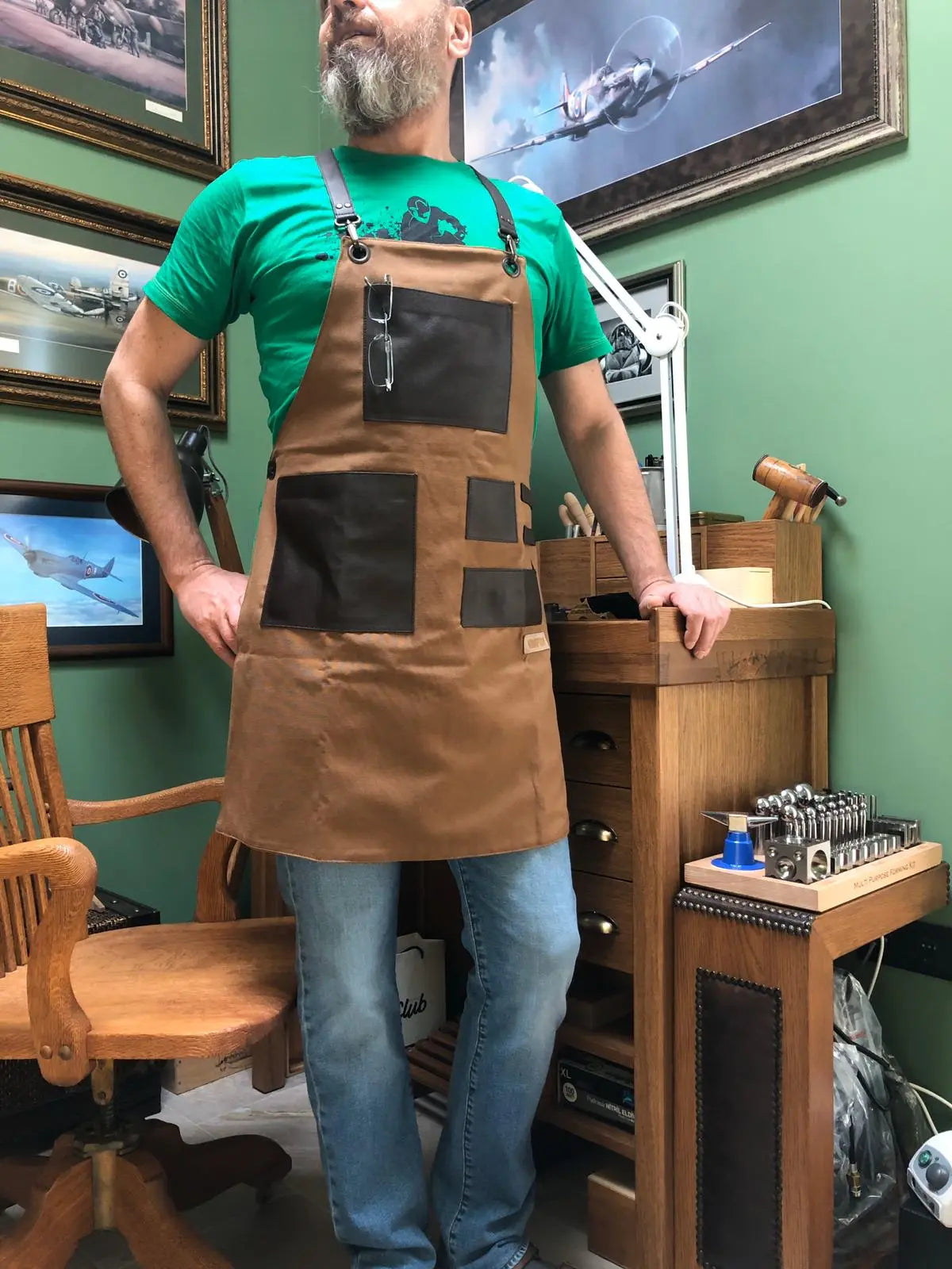 01 Leonardo Red Apron - Monapron