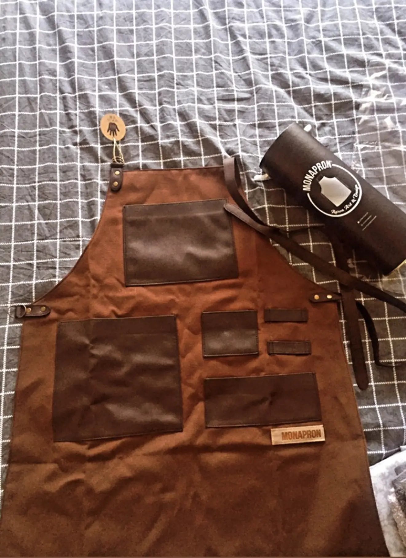 01 Leonardo Brown Apron - Monapron