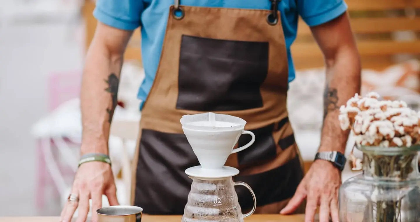 01 Leonardo Brown Apron - Monapron